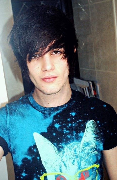 Cool Emo Hairstyles for Guys
