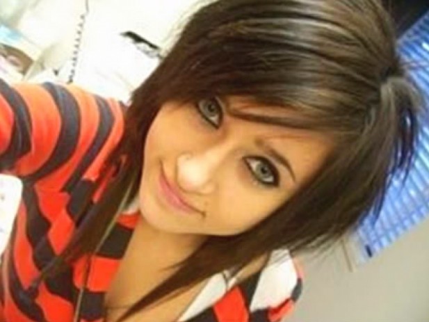 Cute Shoulder Length Straight Emo Hairstyle for Girls