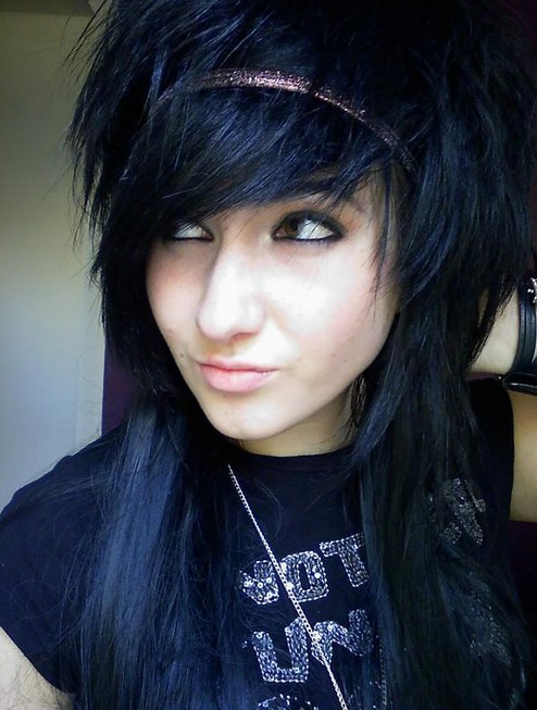 2014 Long Black Emo Hairstyles with Bangs for Girls