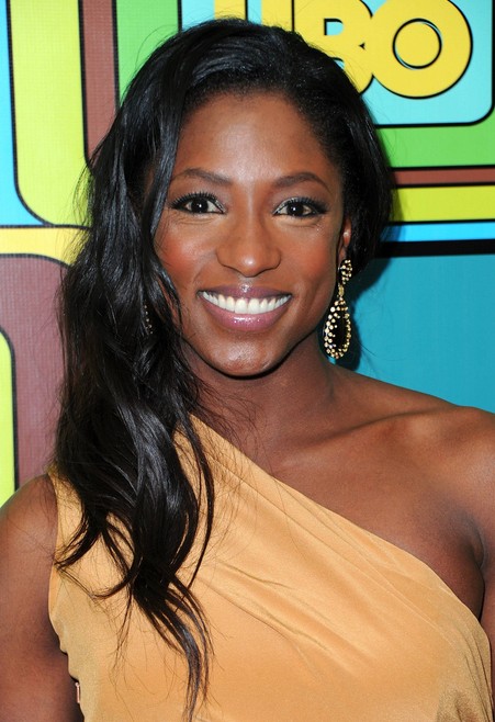 Rutina Wesley Long Black Wavy Hairstyle para o baile de finalistas