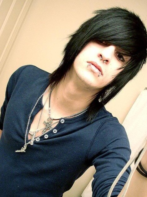 Emo Hairstyles for Trendy Guys - Emo Guys Haircuts - 6 - Pelfind