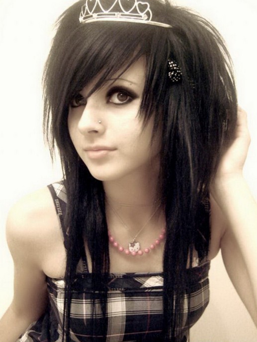 Sexy Long Black Emo Hairstyle with Bangs for Emo Girls