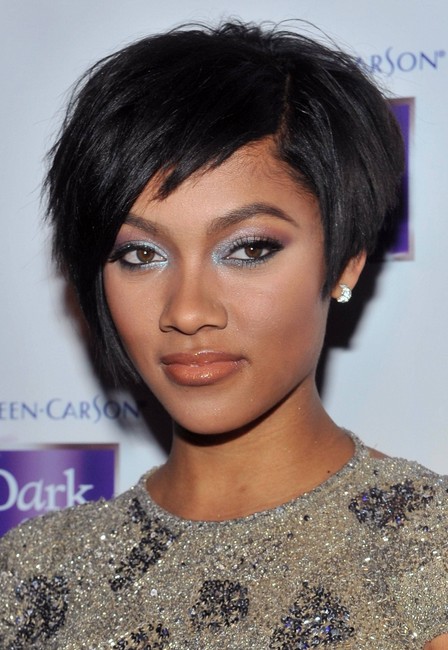 Short Black Straight Hairstyle for Prom