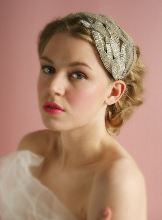 Short Wedding Hairstyle with Headband | Pretty Designs