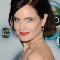 Dark Wavy Bob Hairstyle for Mature Women Over 50 - Elizabeth McGovern Hairstyles