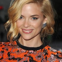Super Chic Curly Bob Hairstyle with Bangs - Jaime King Hairstyles