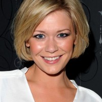 Cute Short Classic Bob Hairstyle for Women - Suzanne Shaw Haircuts