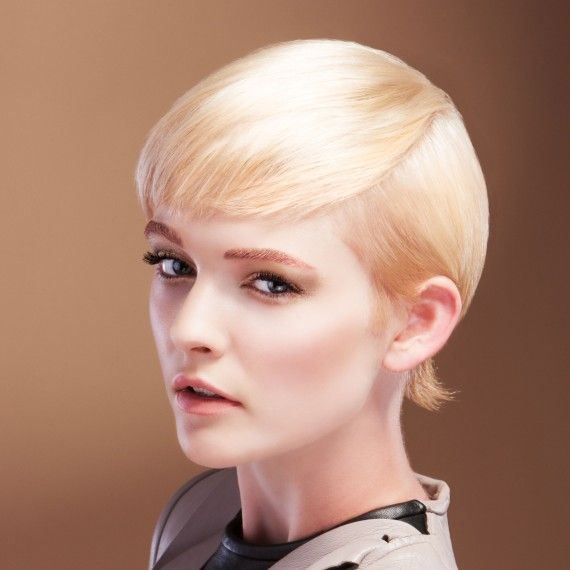 Short Hairstyle for Diamond-shaped Women