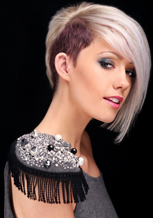  Trendy Short Hairstylewith Long Side Swept Bangs