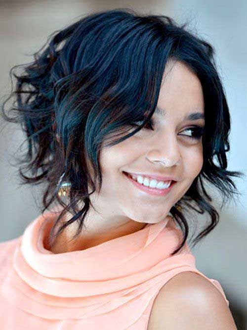 Black Short Wavy Bob Hairstyle