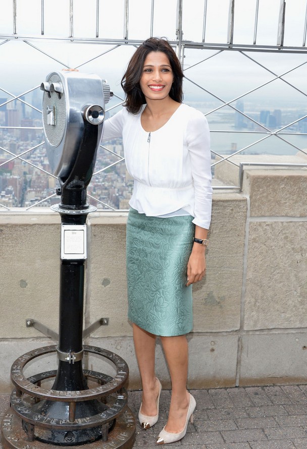 10 Trendy Formfitting Pencil Dresses A Best Choice to Match a