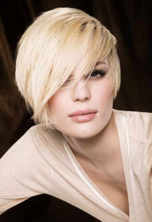 Trendy Short Messy Hairstyle with Side Sweep Bangs