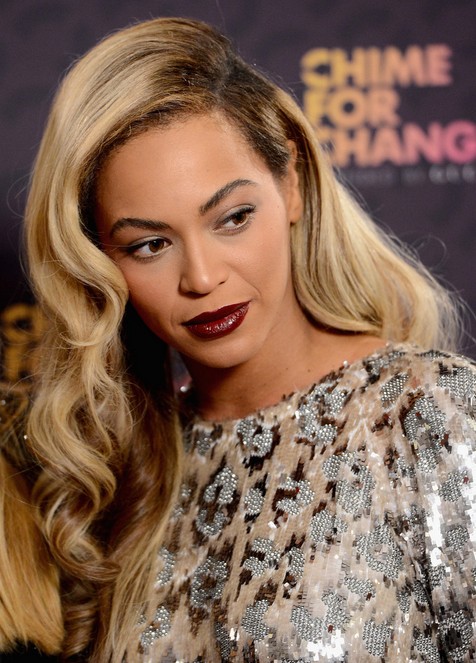 Beyonce Knowles Long Hairstyles: Curly Hair /Getty Images