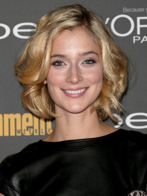 2014 Caitlin Fitzgerald's Short Hairstyles: Soft and Feminine Short Haircut