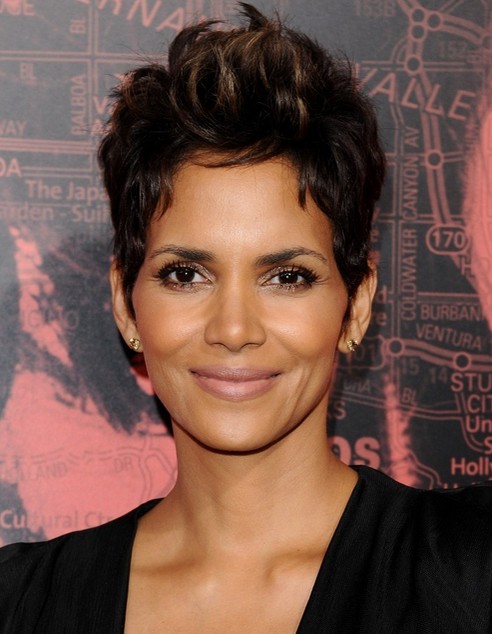 2014 Halle Berry Hairstyles: Short Pixie Haircut