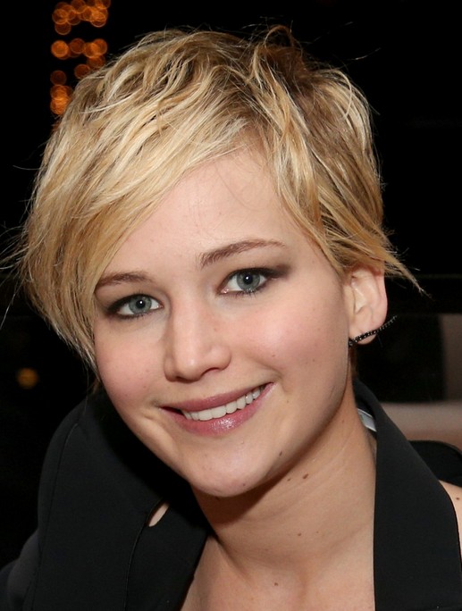2014 Jennifer Lawrence Hairstyles: Cute Pixie Haircut with Side Swept Fringe