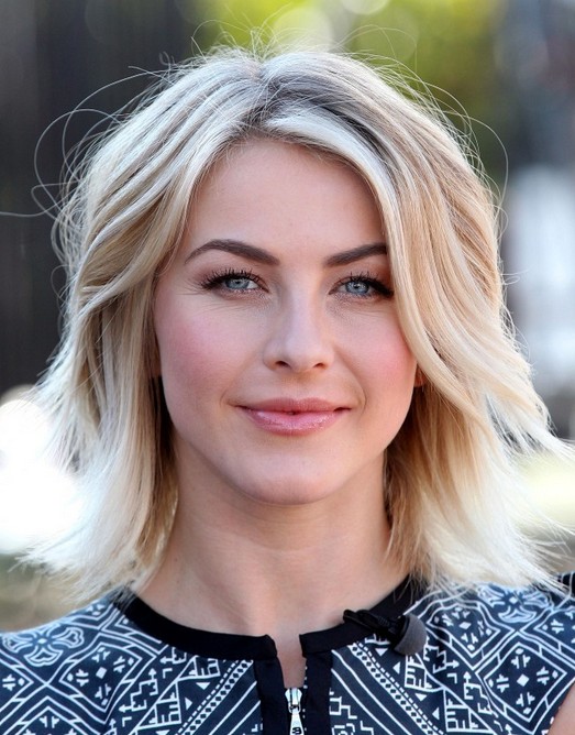 2014 Julianne Hough Hairstyles: Medium Layered Haircut