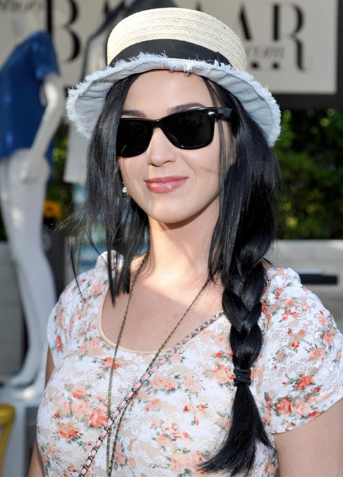 2014 Katy Perry Long Hairstyles: Side Braided Hairstyle