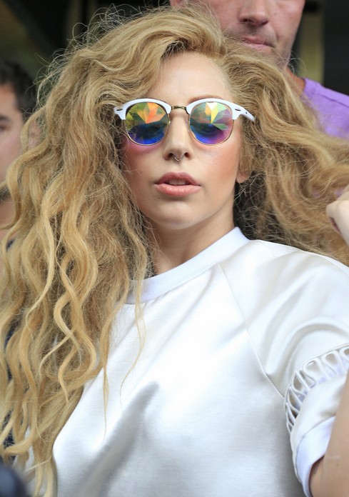 2014 Lady Gaga Hairstyles: Long Layered Wavy Hairstyle