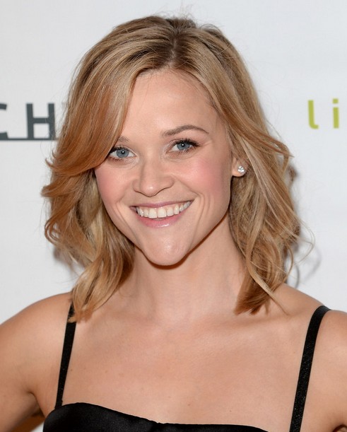 2014 Reese Witherspoon Hairstyles: Easy Medium Haircut