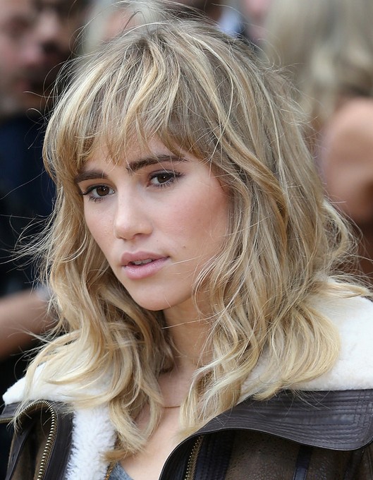 2014 Suki Waterhouse Medium Hairstyles: Wavy Hair with Blunt Bangs