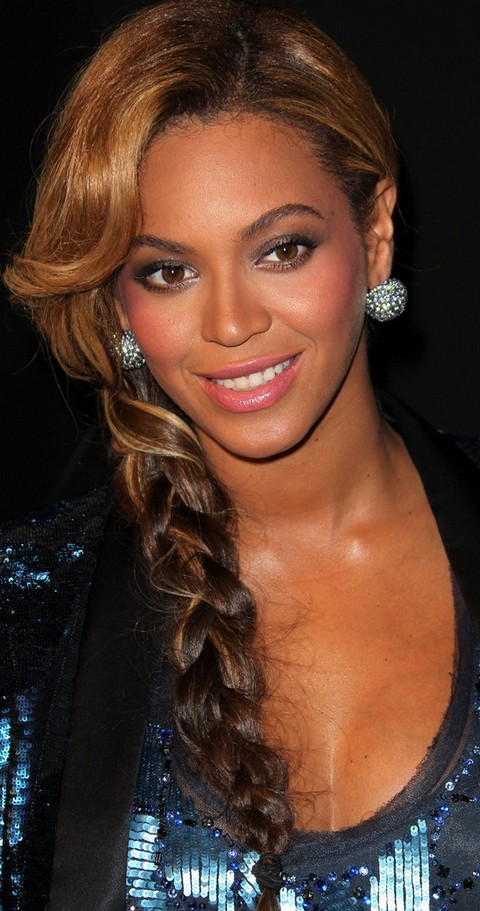 Beyonce Hairstyles: Adorable Long Braided Hairstyle