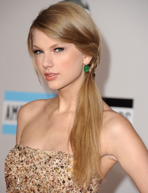 Celebrity-Hairstyle-with-Ponytails