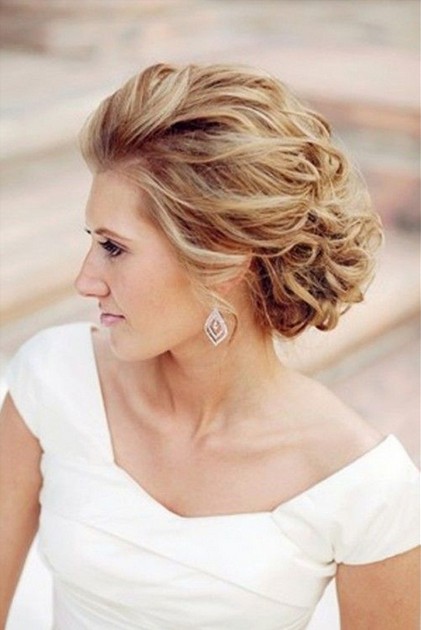 Elegant Wedding Updo Hairstyle