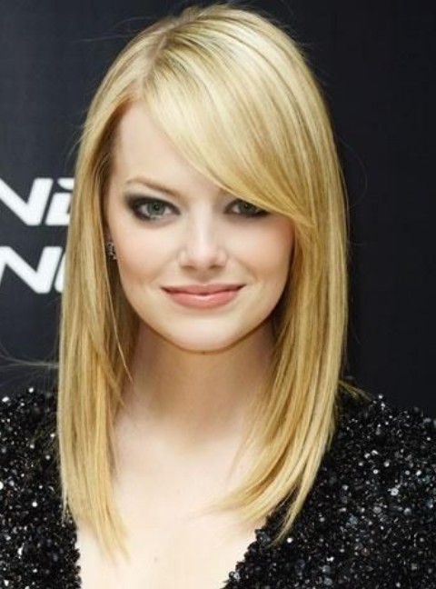Emma Stone Hairstyles: Sassy Straight Haircut for Any Occasion