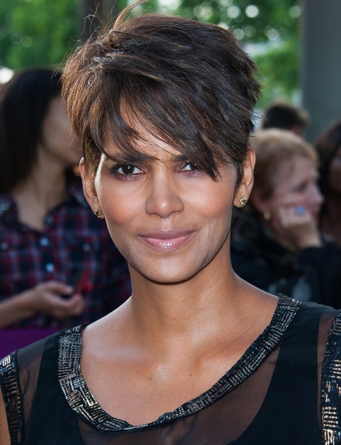 Halle Berry's Short Hairstyles: Straight Pixie Cut