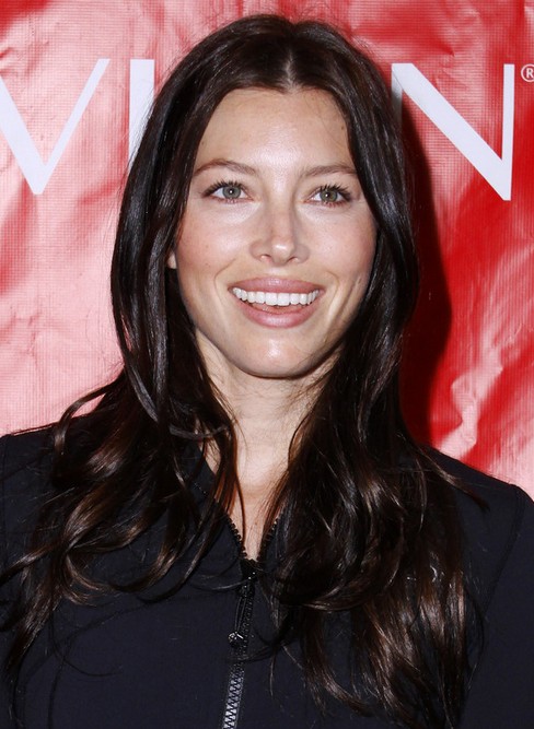 Jessica Biel Long Hairstyle:Waves with Side-parting