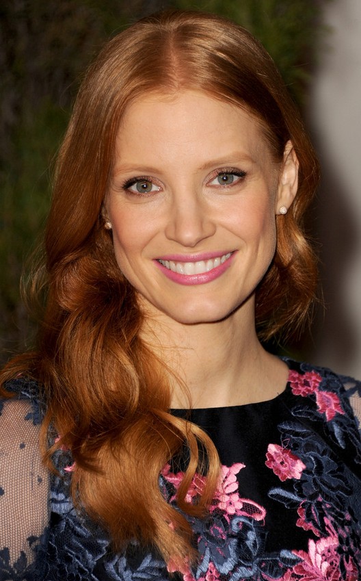 Jessica Chastain Long Hairstyle: Curls for Holidays
