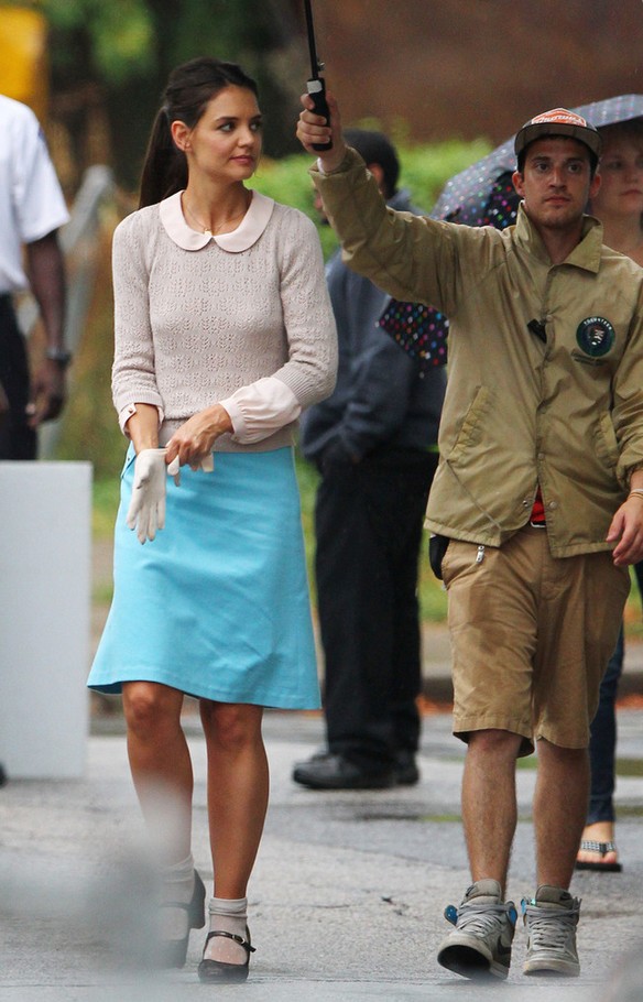 Katie Holmes: Turquoise Knee Length Skirt