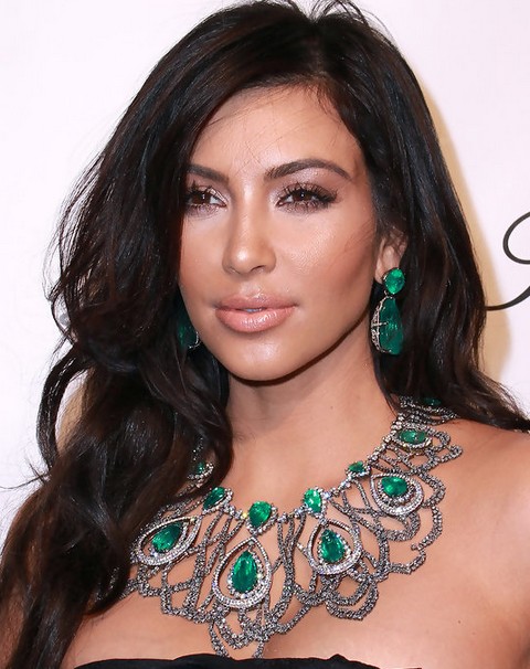 Kim Kardashian Hairstyles: Sexy Long Curls