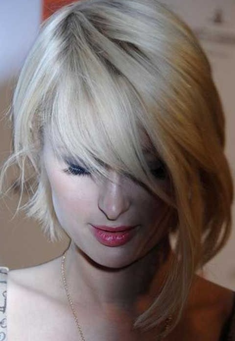 Paris Hilton Hairstyles: Tremdy Asymmetric Short Haircut