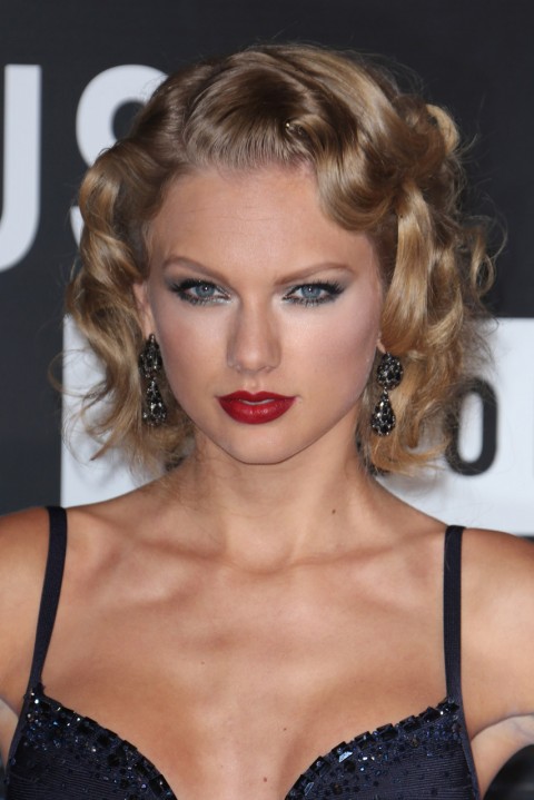 Taylor-Swift's short hairstyles