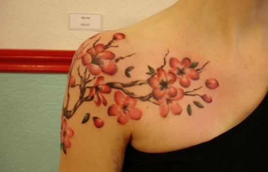 Incrível japanese cherry blossom tatuagens