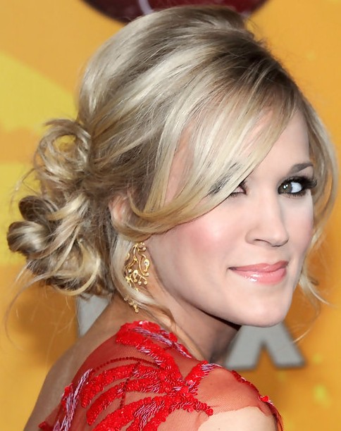 Carrie Underwood Long Hairstyle: Messy Bun