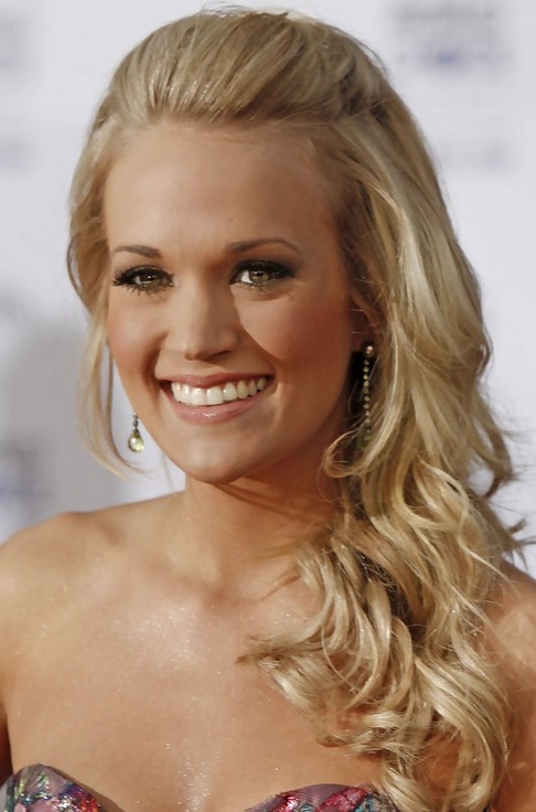 Carrie Underwood Long Hairstyle: Swept-back Curls