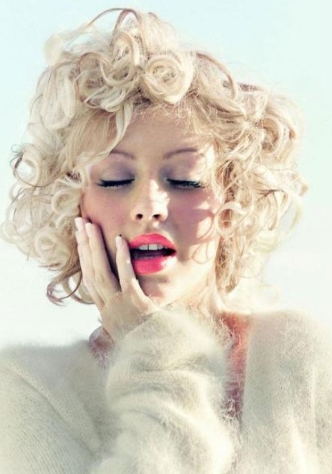 Christina Aguilera Hairstyles: Modern Short Curls