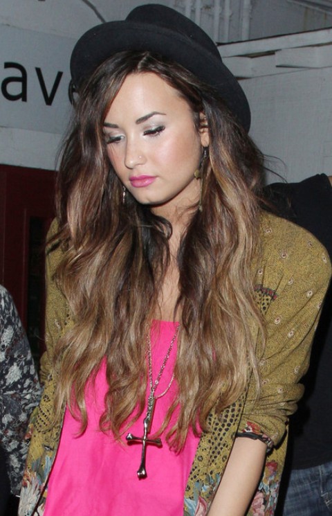 Demi Lovato Hairstyles: Ombre Wavy Haircut
