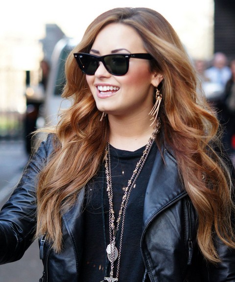 Demi Lovato Hairstyles: Stylish Long Curls