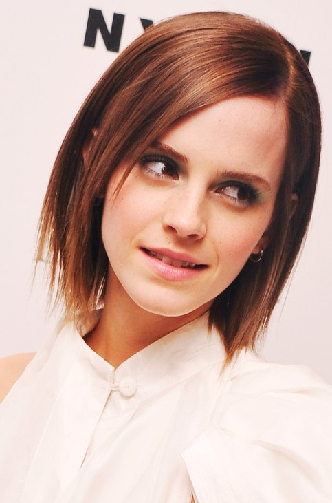 Emma Watson Medium Length Hairstyle: Layered Haircut