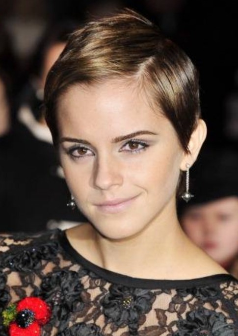 Emma Watson coiffure courte : Cheveux lisses