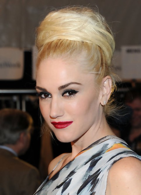 Gwen Stefani Long Hairstyle: Classic Bun