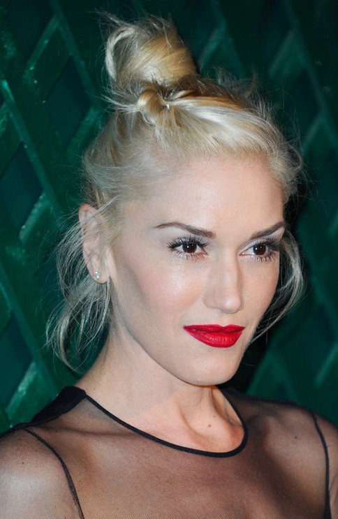 Gwen Stefani Long Hairstyle: Playful Hair Knot