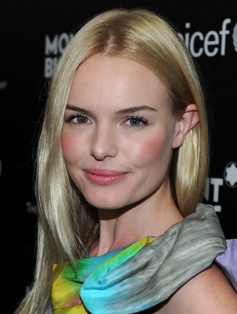 Kate Bosworth Medium Length: Layered Haircut for Pale Green Hair