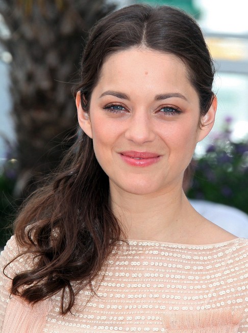 Marion Cotillard Long Hairstyle: Ponytail with Center Part