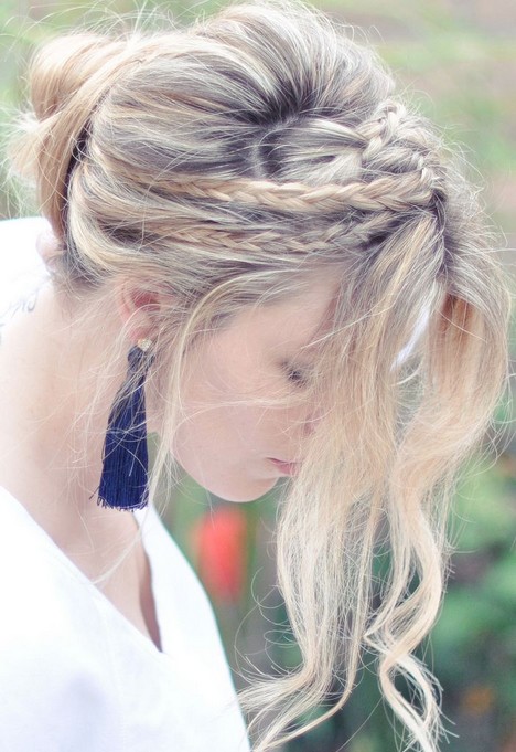 Messy Rope Hairstyle for Daily Look