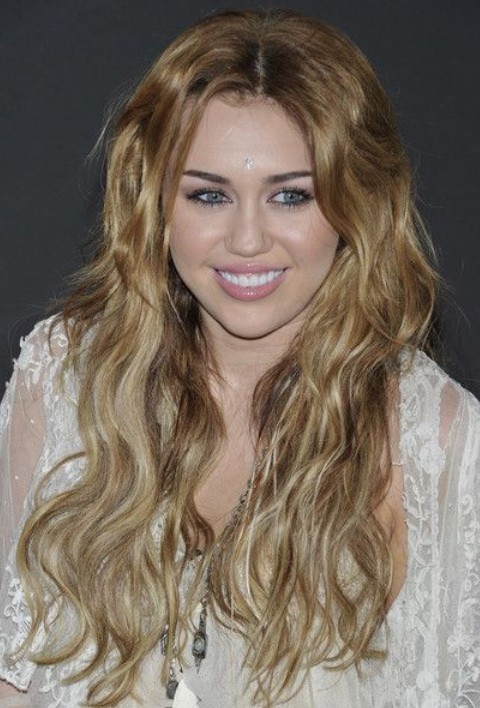 Miley Cyrus Hairstyles: Blonde Curls